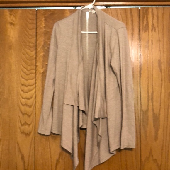 Forever 21 Sweaters - Flowy cardigan Forever 21 Sweaters - Flowy cardigan